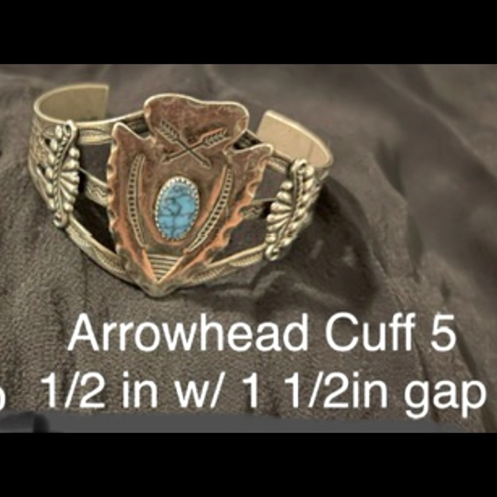 Stunning Arrowhead & Turquoise Cuff Bracelet (Made of Nickel)